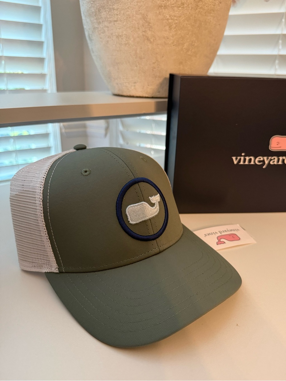 NWT! Authentic Vineyard Vines baseball cap trucker hat in white and green